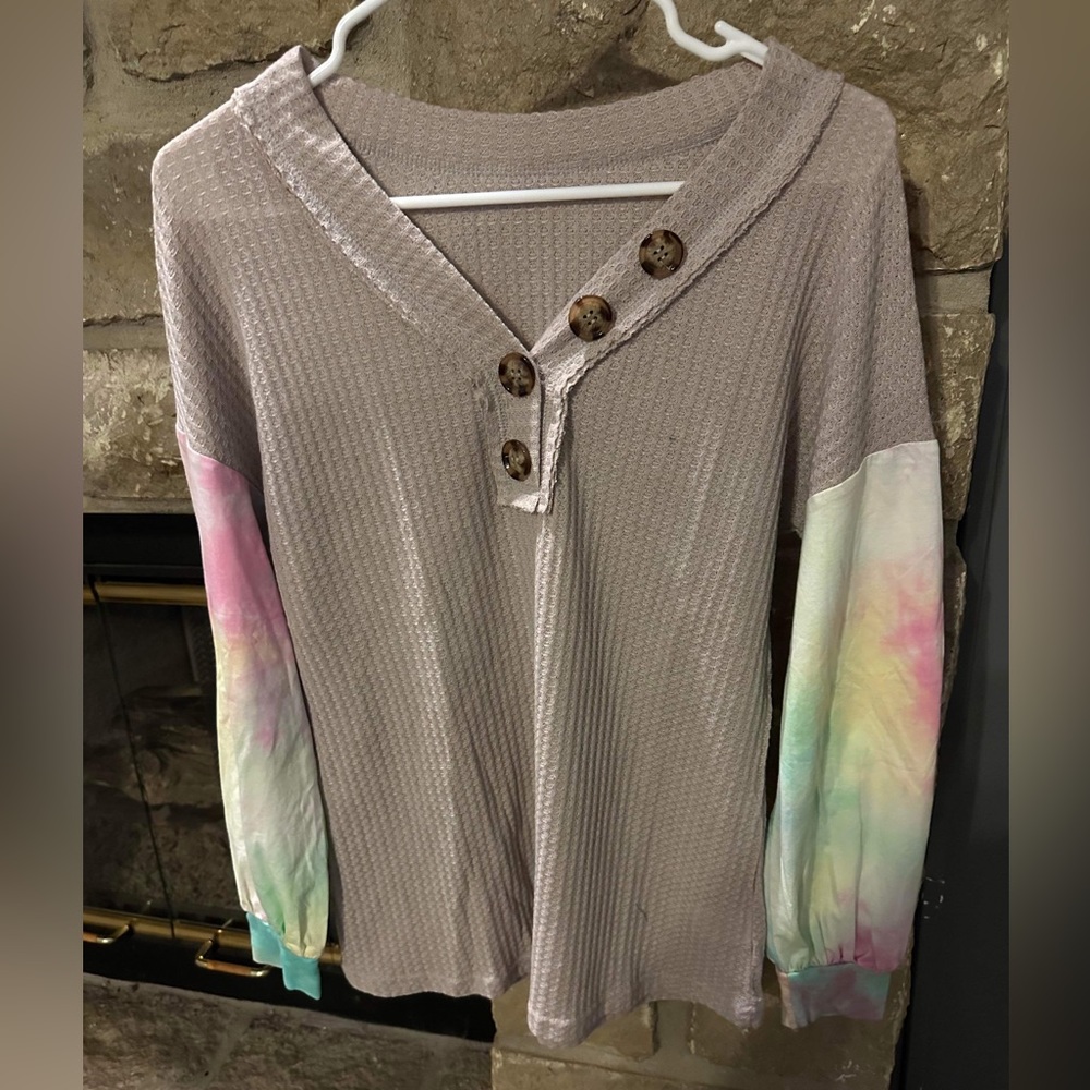 NEW  Vneck waffle knit long sleeve top